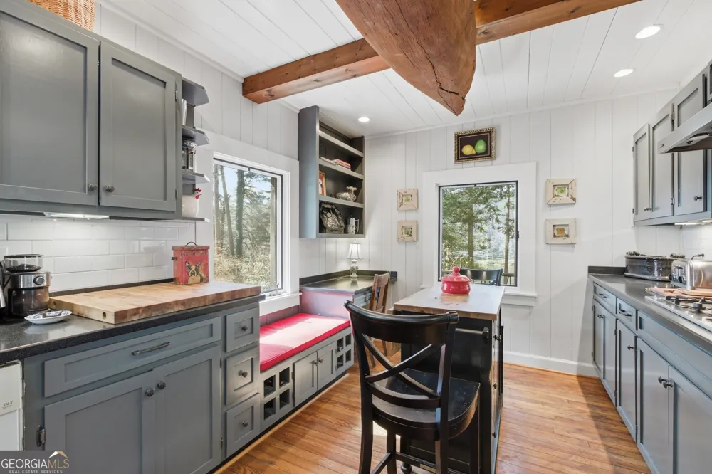 1921 Franklin RD Highlands, NC 28741