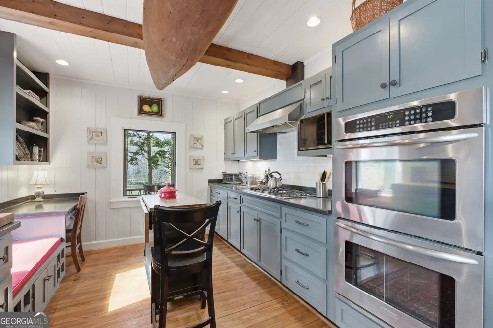 1921 Franklin RD Highlands, NC 28741