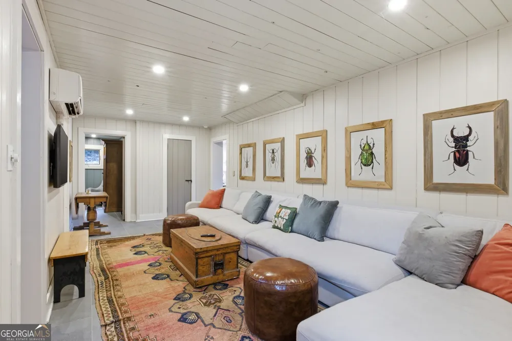 1921 Franklin RD Highlands, NC 28741