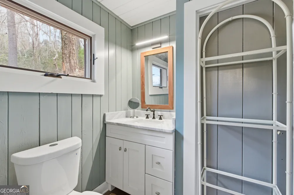 1921 Franklin RD Highlands, NC 28741