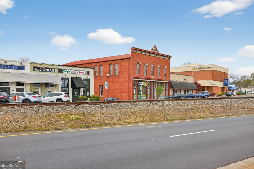 696 530 Madison ST Commerce, GA 30529