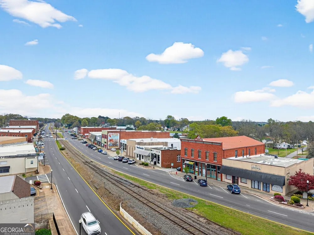 696 530 Madison ST Commerce, GA 30529