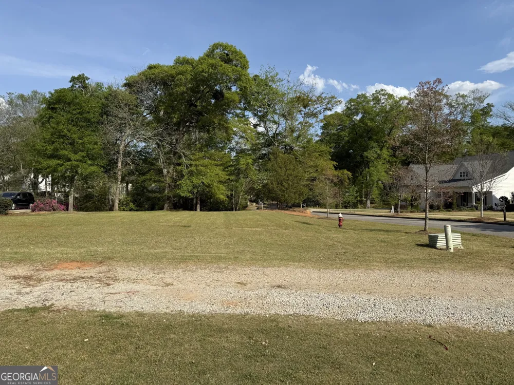 533 Village RD Madison, GA 30650