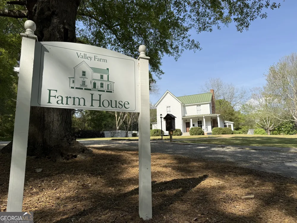 533 Village RD Madison, GA 30650