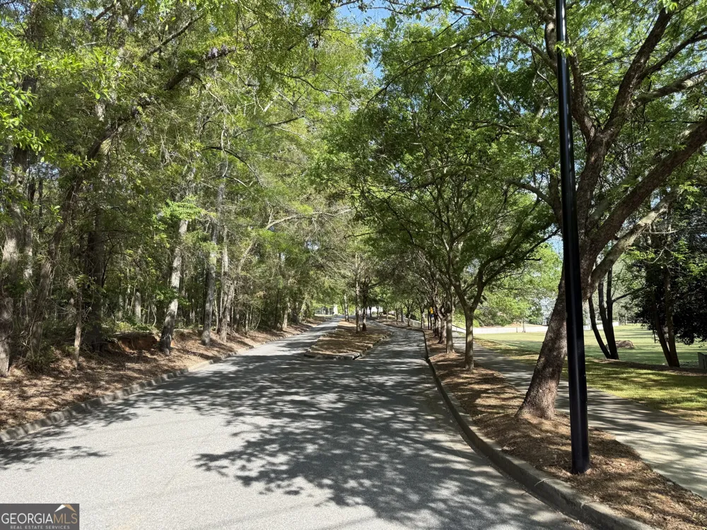533 Village RD Madison, GA 30650
