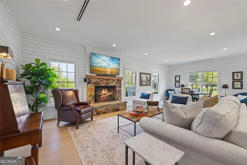 82 Childs ST Martin, GA 30557
