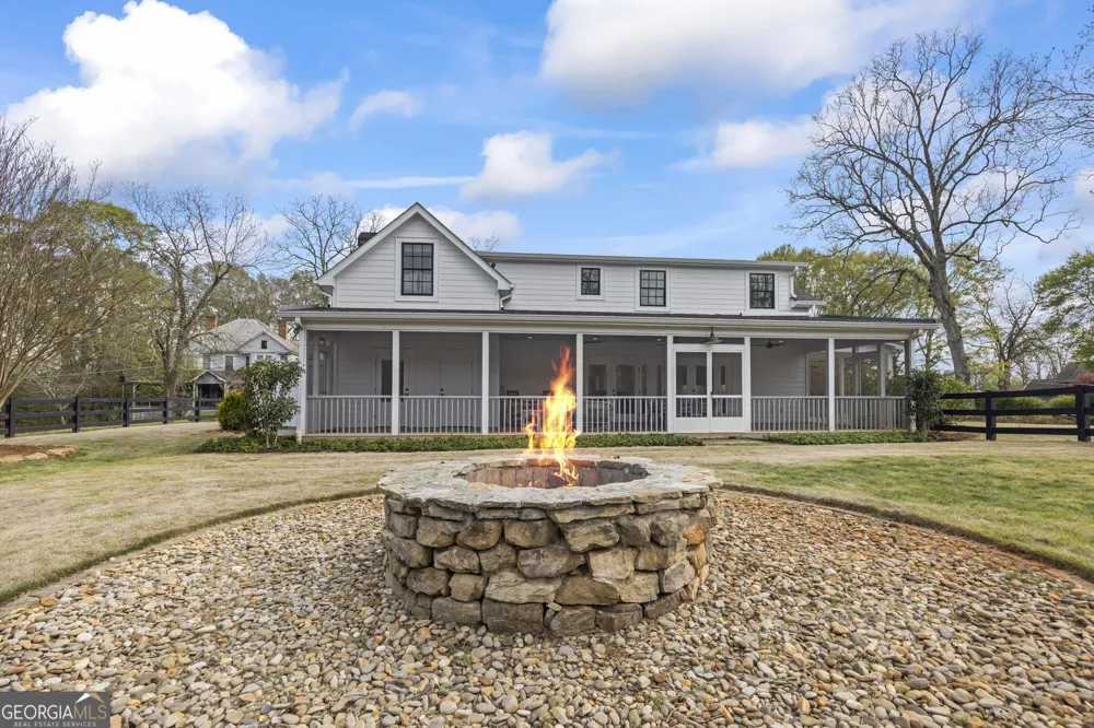 82 Childs ST Martin, GA 30557