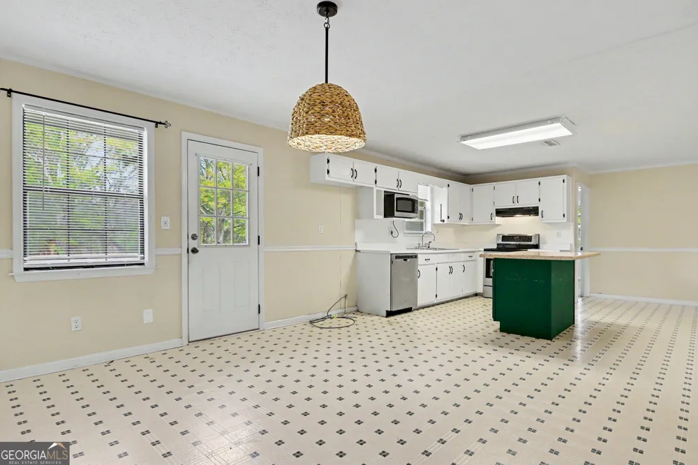 104 McIntosh TRL Sharpsburg, GA 30277