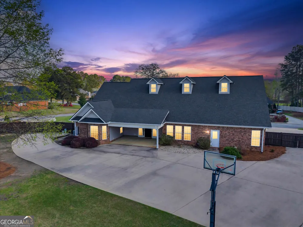 32 Willow Lake DR Warner Robins, GA 31093