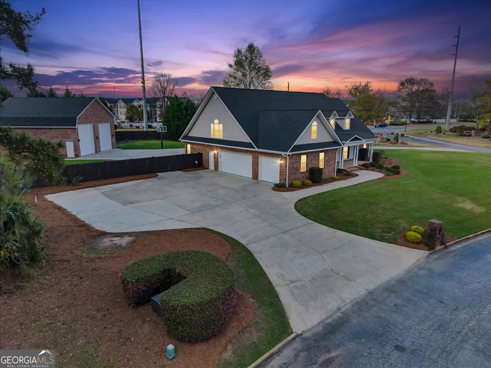 32 Willow Lake DR Warner Robins, GA 31093