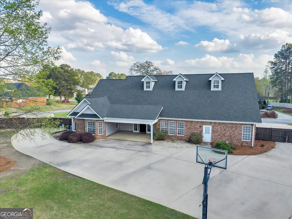 32 Willow Lake DR Warner Robins, GA 31093