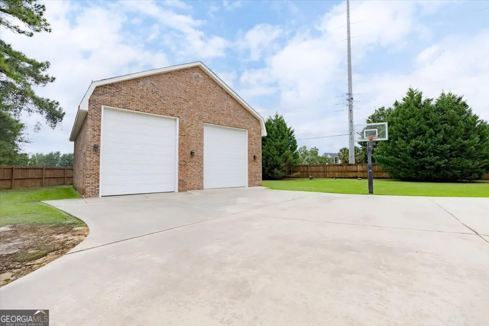 32 Willow Lake DR Warner Robins, GA 31093