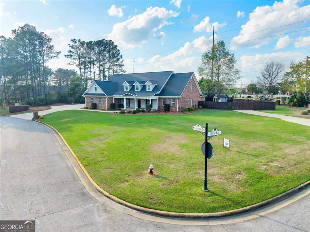 32 Willow Lake DR Warner Robins, GA 31093
