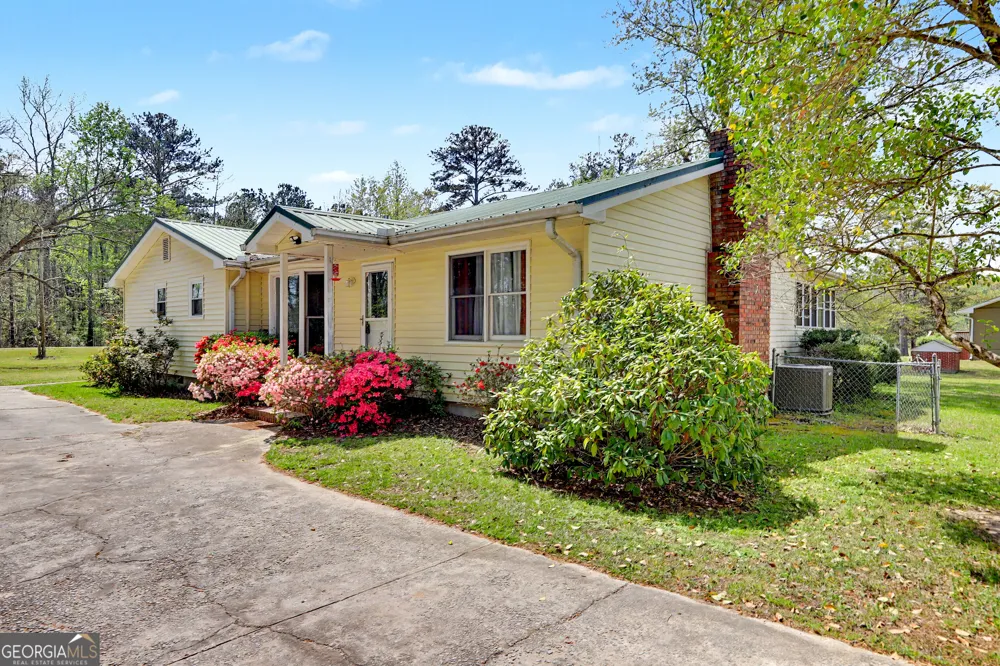122 McIntosh TRL Sharpsburg, GA 30277