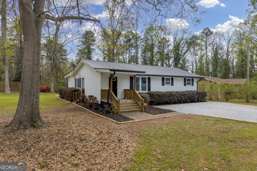 455 Lake View DR Lavonia, GA 30553