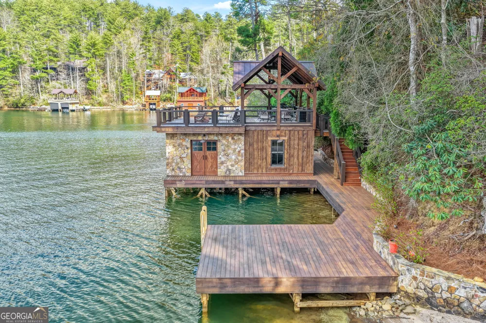 3914 Brandon Mill RD Lakemont, GA 30552