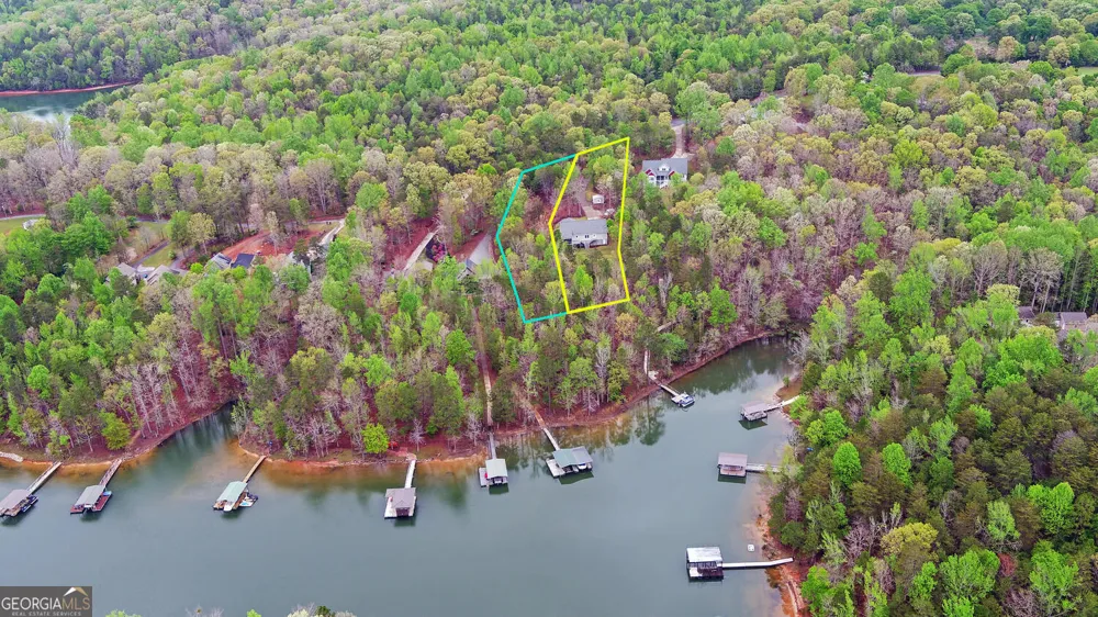 913 Paynes Creek RD Hartwell, GA 30643