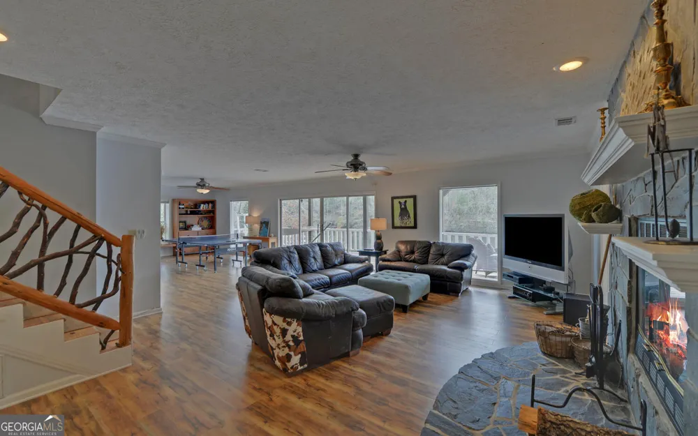 1431 Tame Turkey RD Lakemont, GA 30552