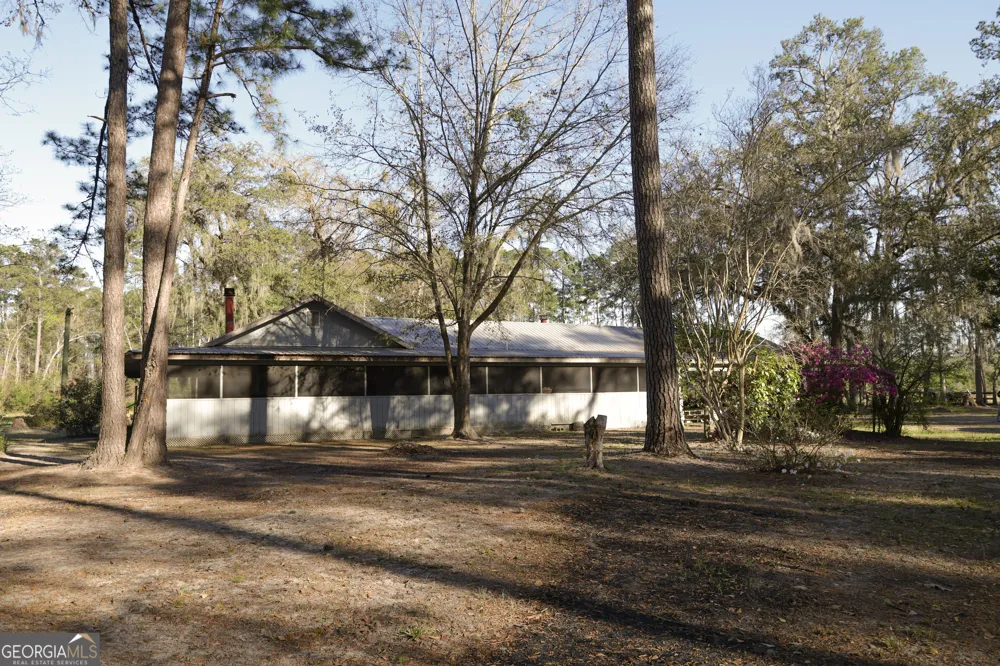 26 Capt Hanks RD Woodbine, GA 31569