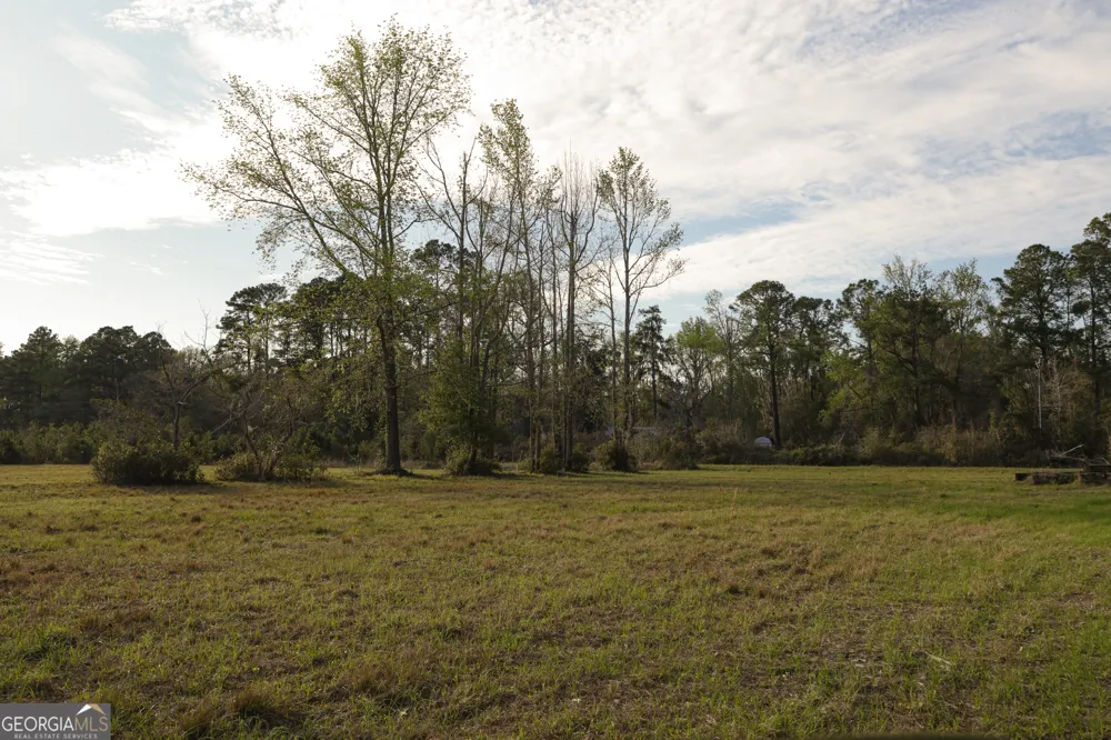 26 Capt Hanks RD Woodbine, GA 31569