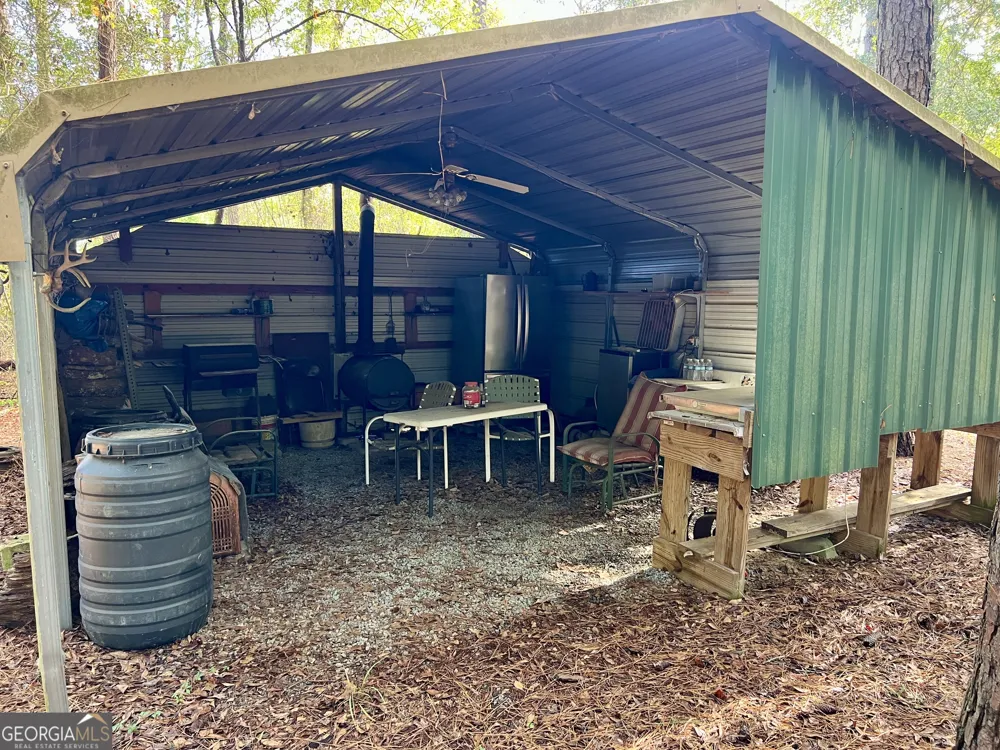 136 Pope RD Pineview, GA 31071