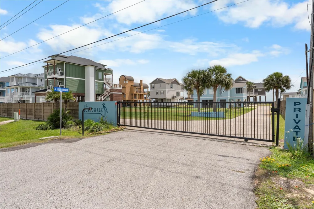 16 Blue Heron Circle Jamaica Beach, TX 77554