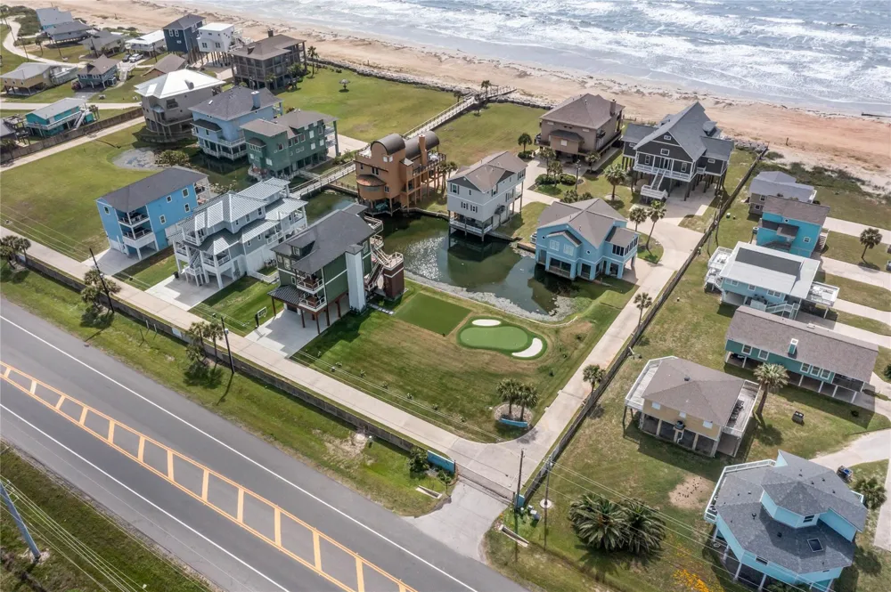14 Blue Heron Circle Jamaica Beach, TX 77554