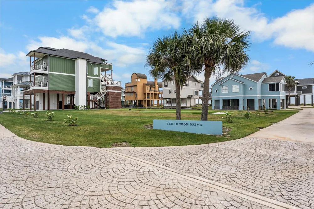 14 Blue Heron Circle Jamaica Beach, TX 77554