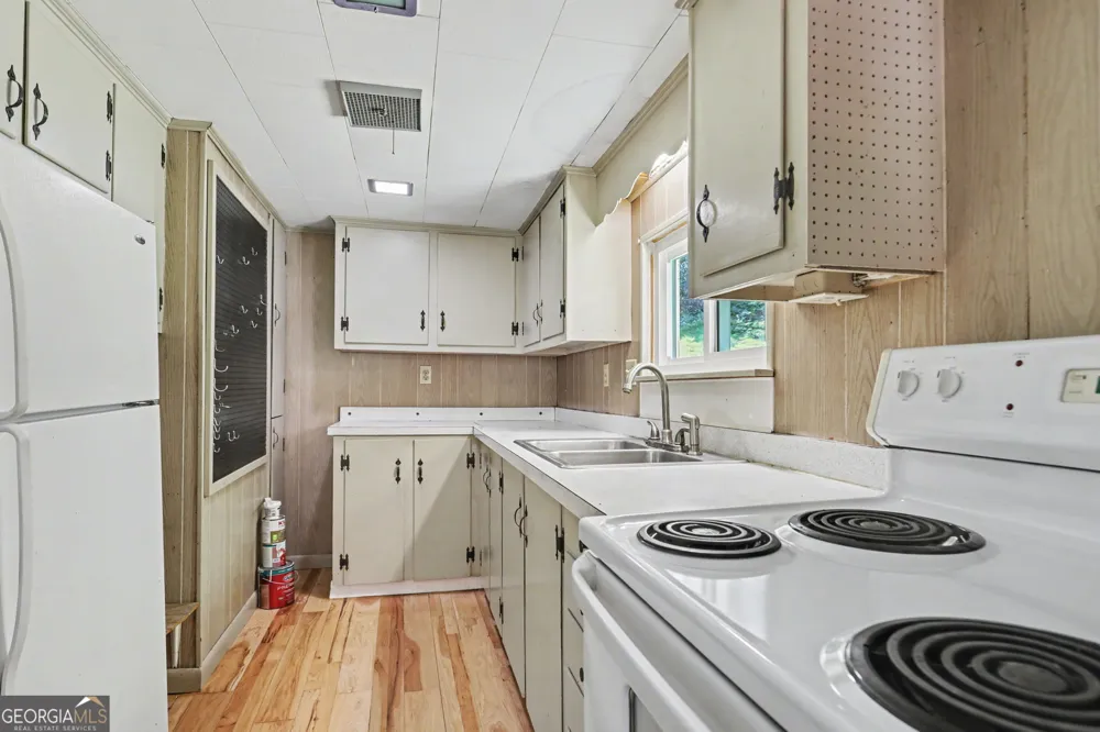138 Taylors Chapel RD Rabun Gap, GA 30568