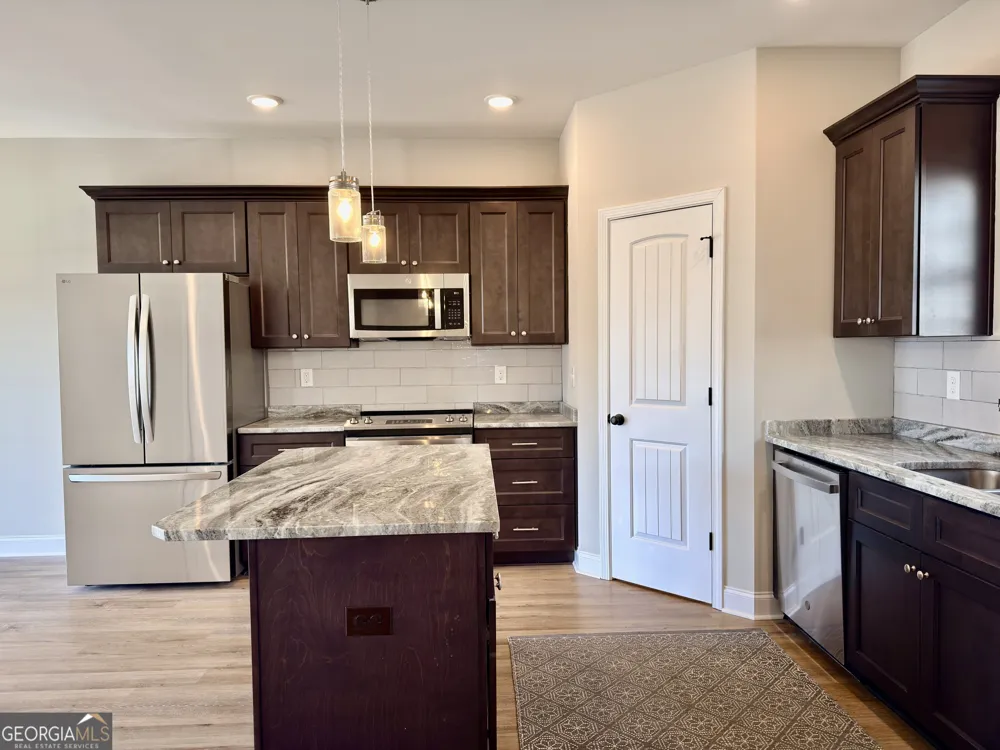 212 Beau Claire CIR Byron, GA 31008