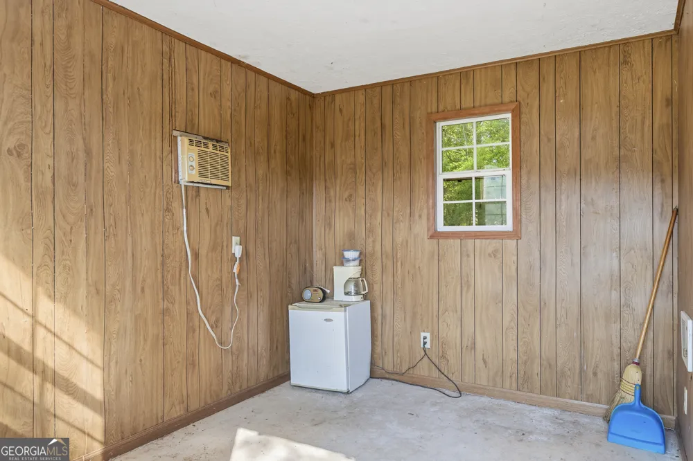 125 Walker Gresham RD Stephens, GA 30667