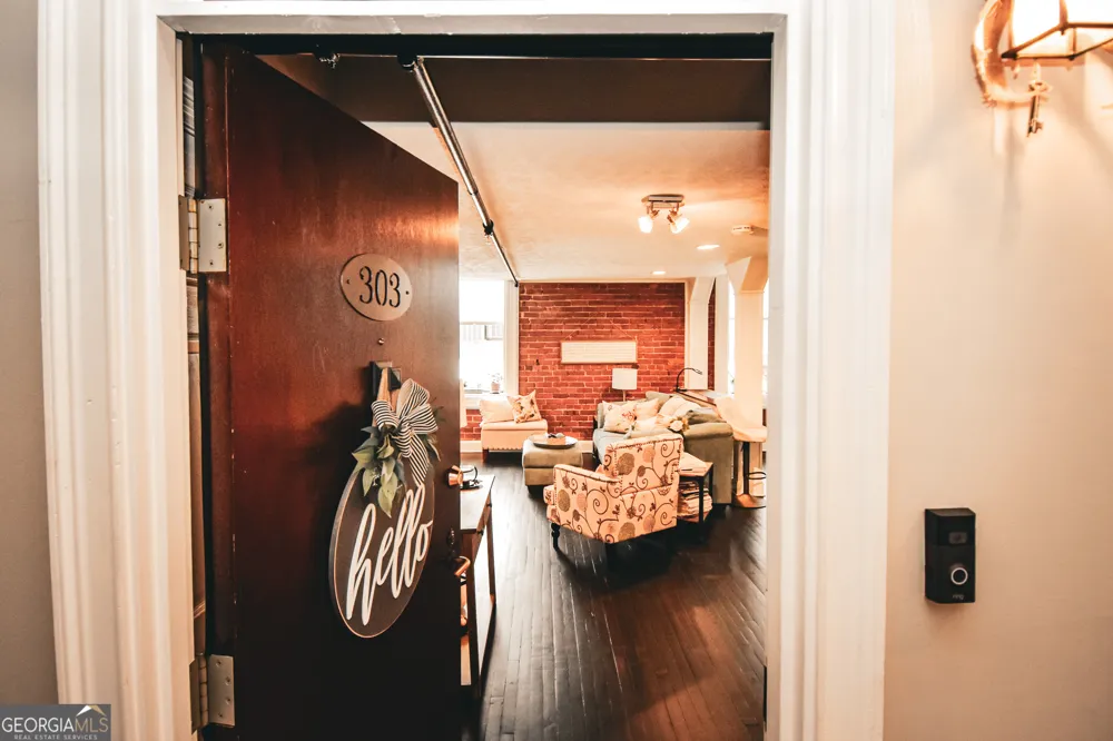 102 N Hill ST Griffin, GA 30223