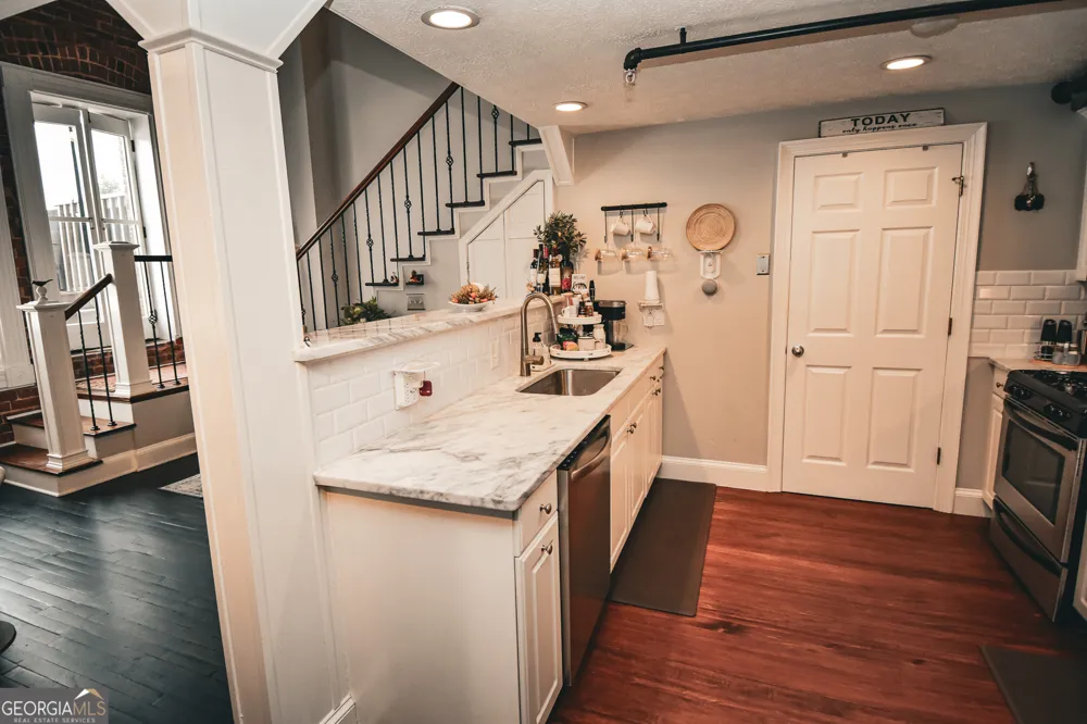 102 N Hill ST Griffin, GA 30223