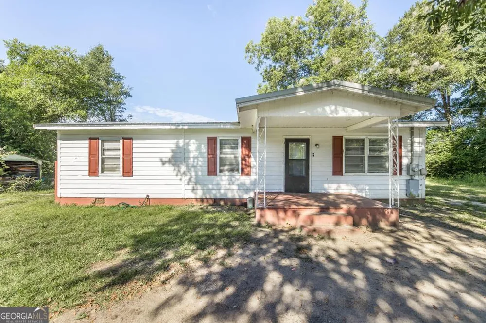 511 Forsyth ST Montezuma, GA 31063