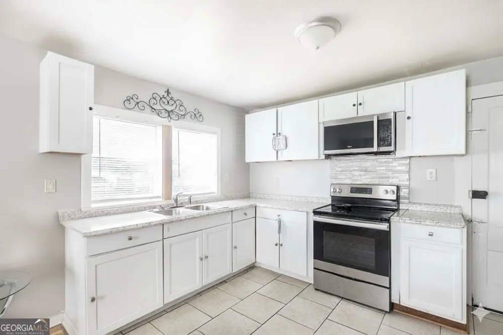 511 Forsyth ST Montezuma, GA 31063