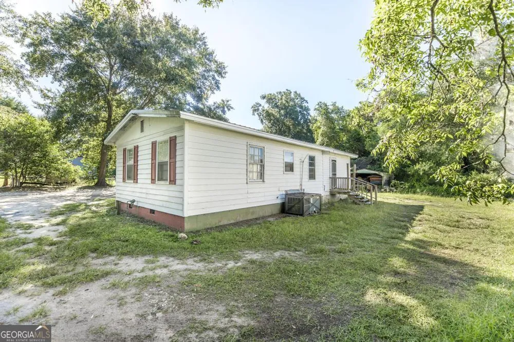 511 Forsyth ST Montezuma, GA 31063