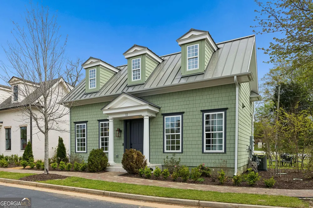 11 Bourbon ST Senoia, GA 30276