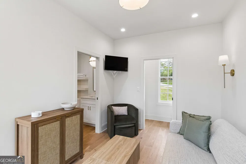 11 Bourbon ST Senoia, GA 30276