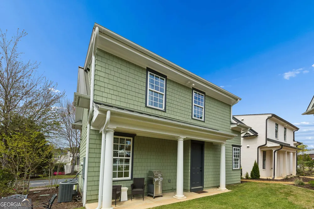 11 Bourbon ST Senoia, GA 30276