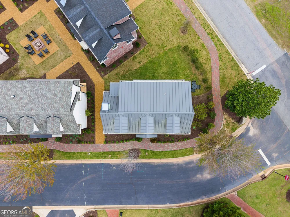 11 Bourbon ST Senoia, GA 30276