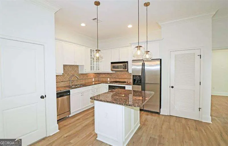 11 PERIMETER CTR E Dunwoody, GA 30346