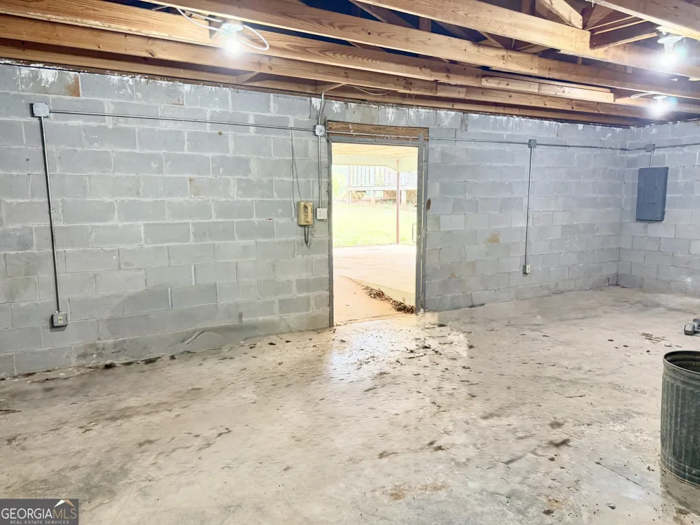 2235 Long Branch RD Toomsboro, GA 31090