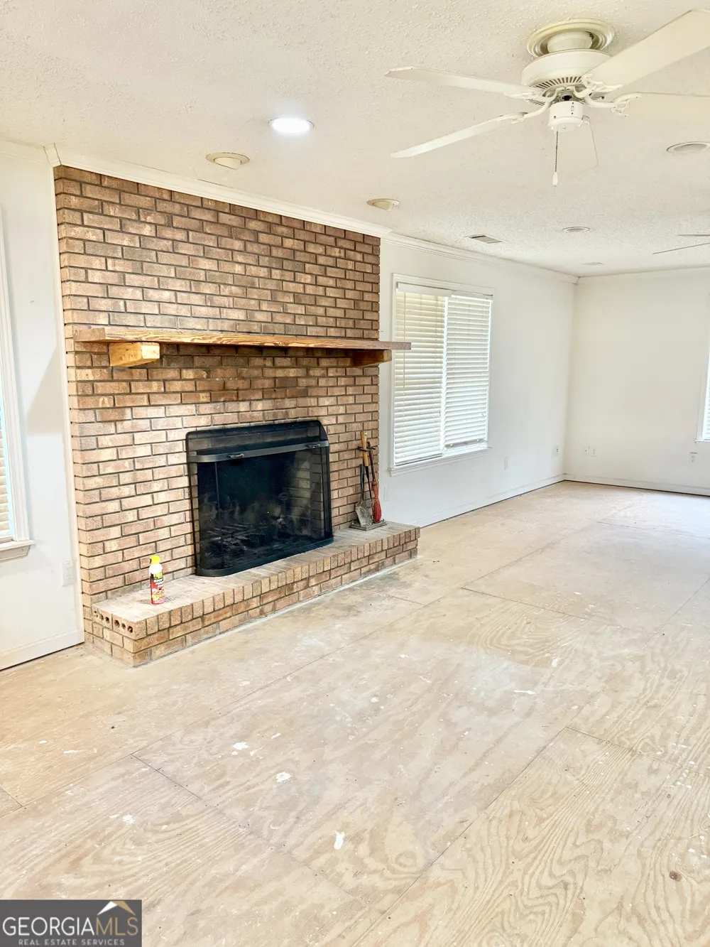 2235 Long Branch RD Toomsboro, GA 31090