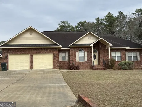 102 Oak CIR