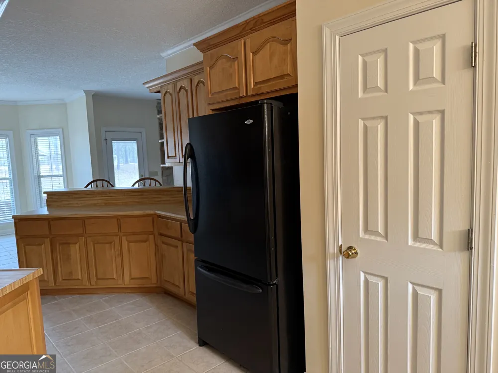 102 Oak CIR Glennville, GA 30427