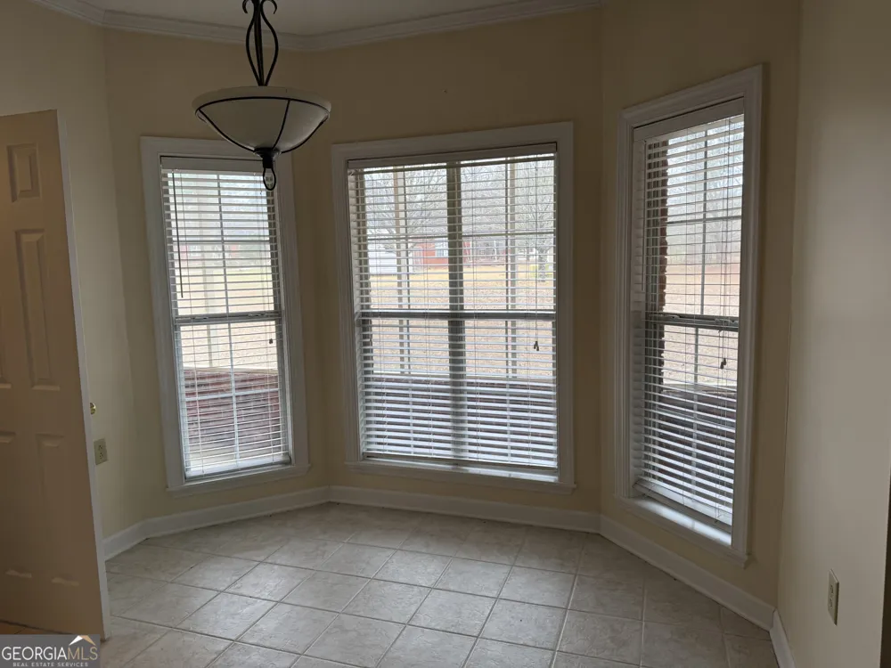102 Oak CIR Glennville, GA 30427
