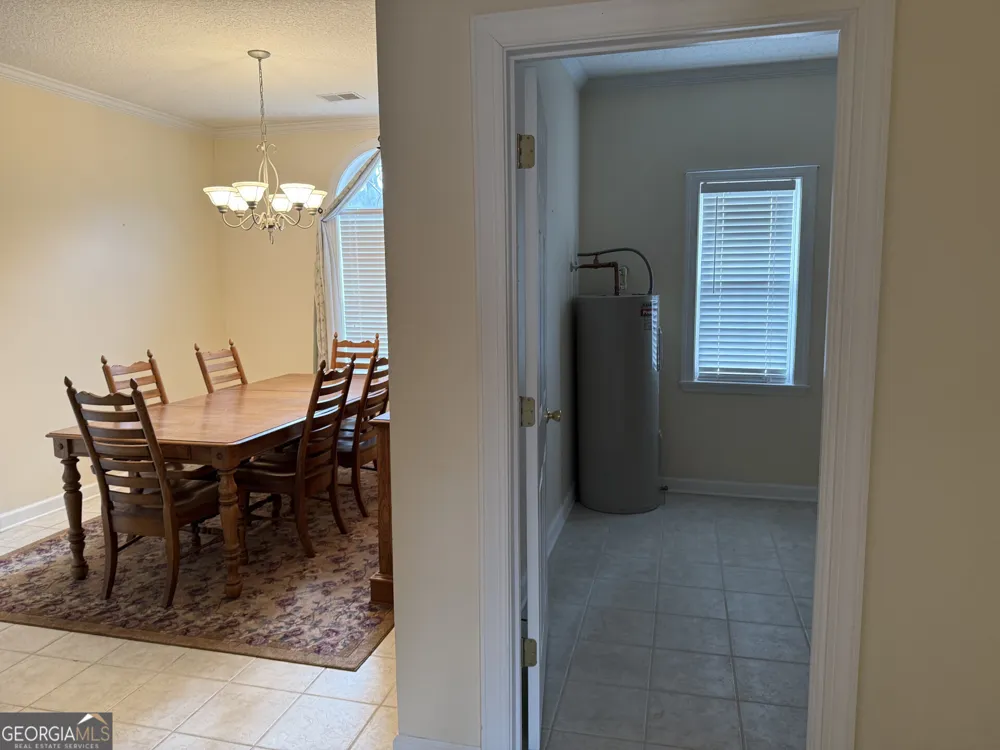 102 Oak CIR Glennville, GA 30427