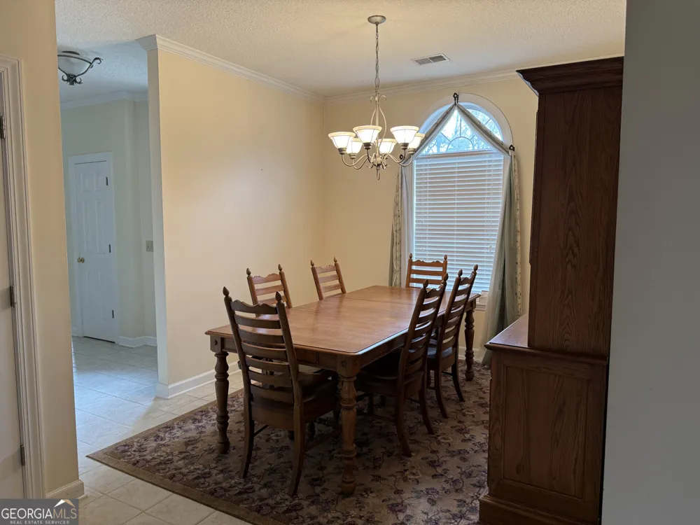 102 Oak CIR Glennville, GA 30427