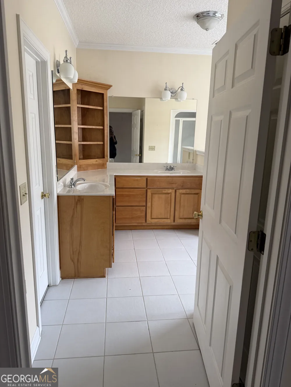 102 Oak CIR Glennville, GA 30427
