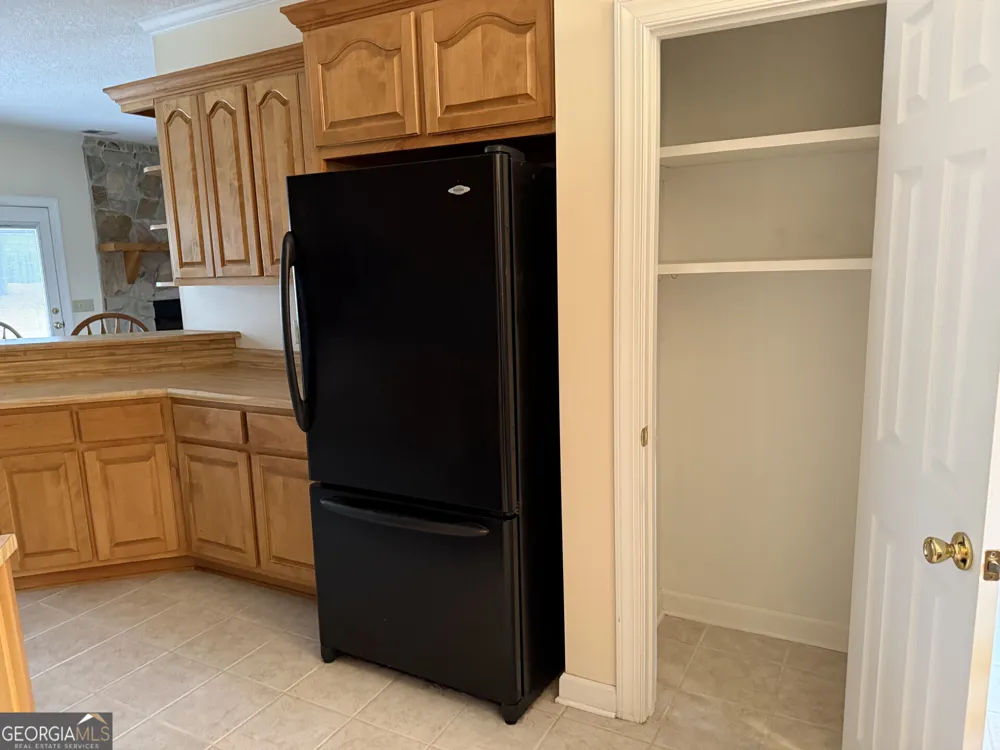 102 Oak CIR Glennville, GA 30427